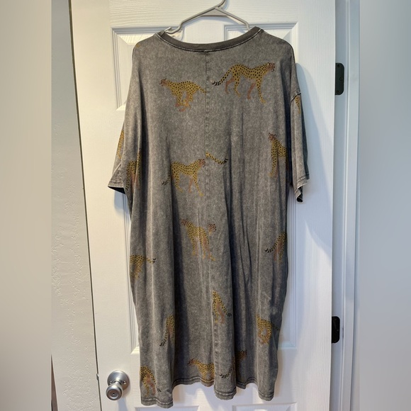 Easel Cheetah Print T Shirt Dress - Picture 2 of 4